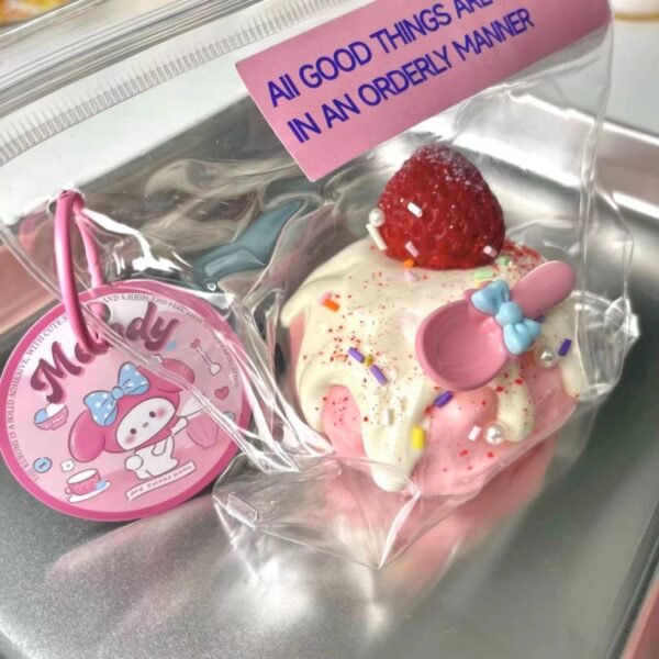 Strawberry Cream Da Naibei Squishy